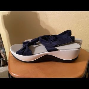 Women’s navy sandals